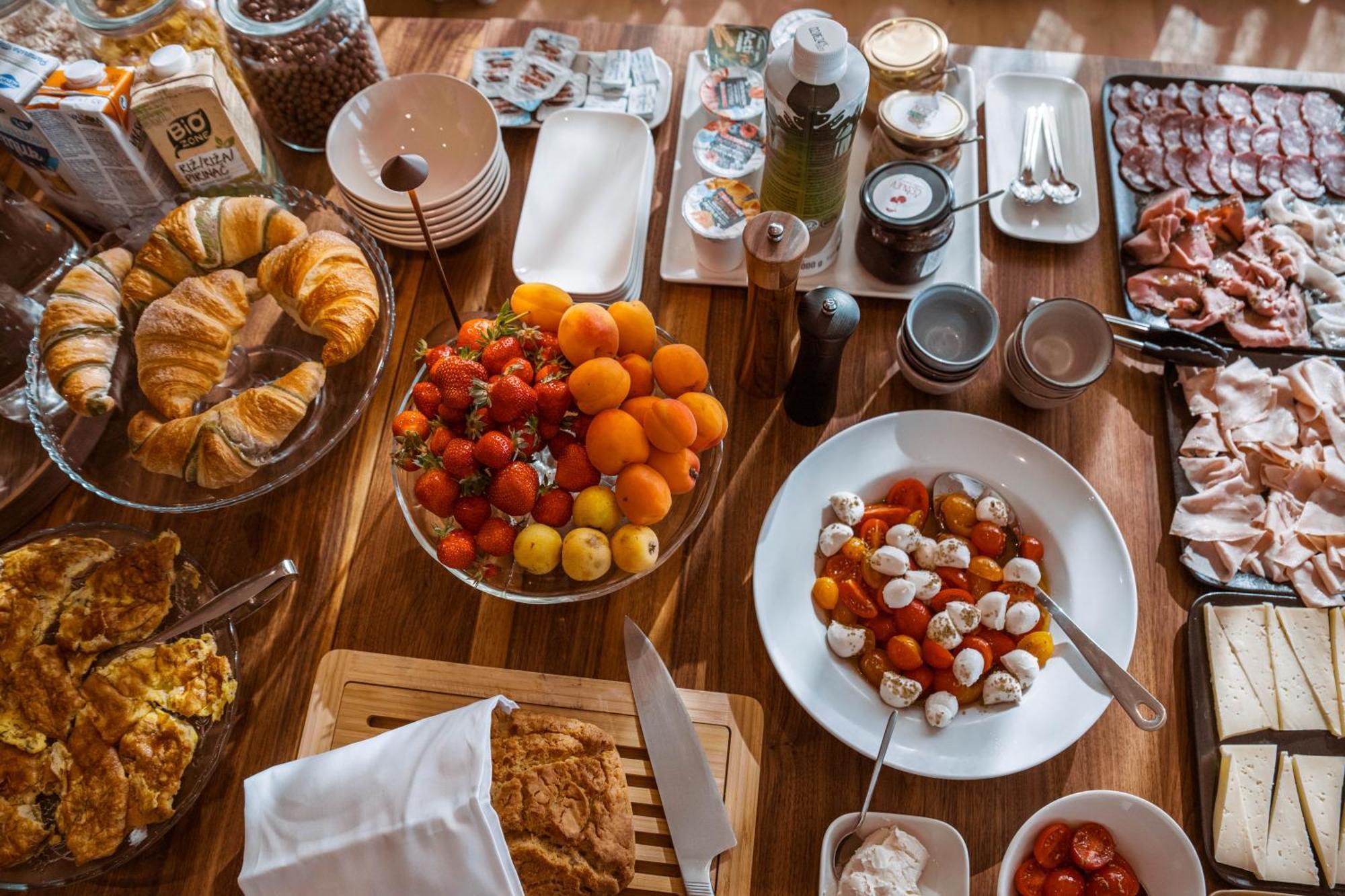 Posestvo Scurek Wine Bed & Breakfast Доброво Екстериор снимка
