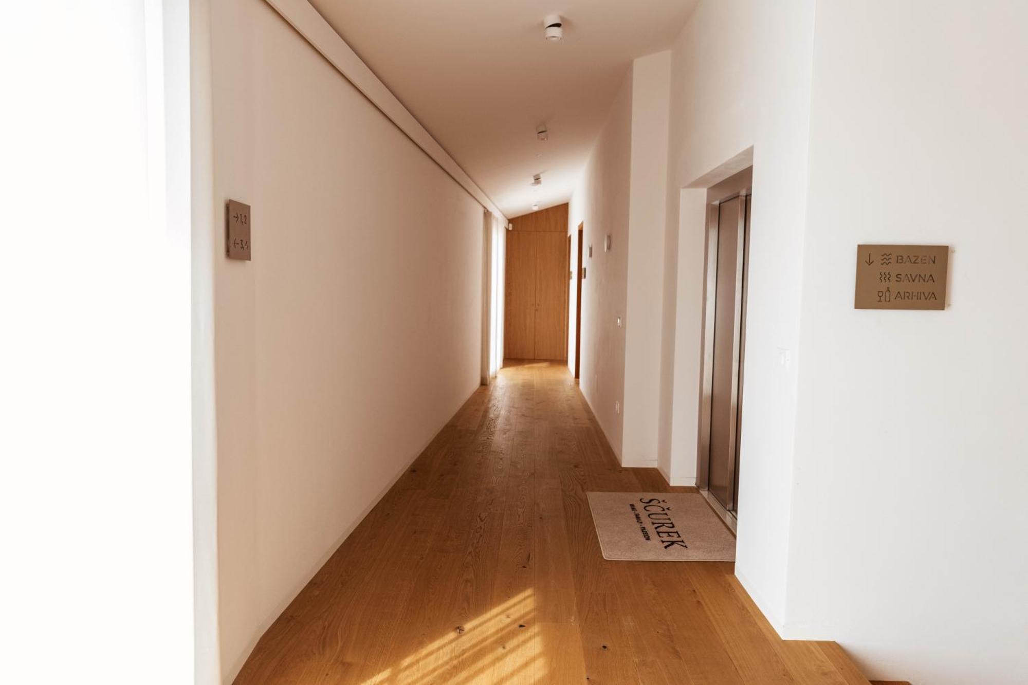 Posestvo Scurek Wine Bed & Breakfast Доброво Екстериор снимка