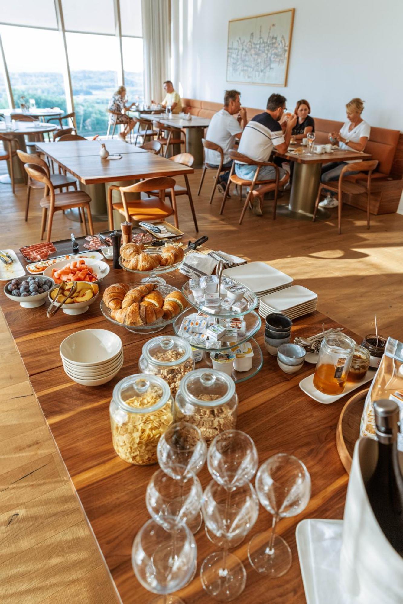 Posestvo Scurek Wine Bed & Breakfast Доброво Екстериор снимка