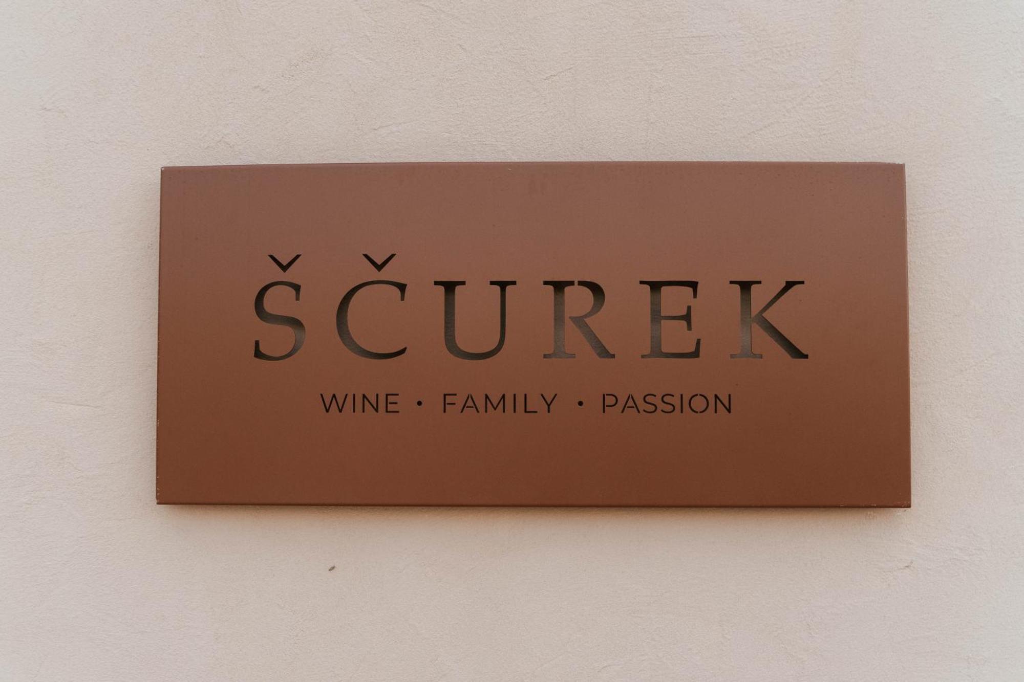 Posestvo Scurek Wine Bed & Breakfast Доброво Екстериор снимка