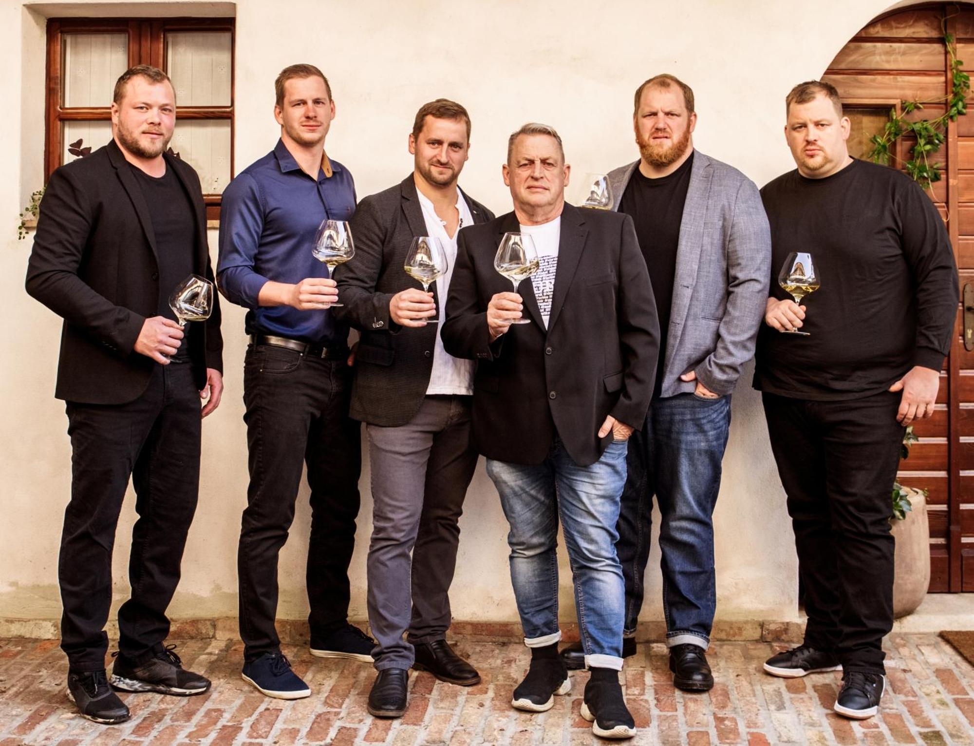 Posestvo Scurek Wine Bed & Breakfast Доброво Екстериор снимка