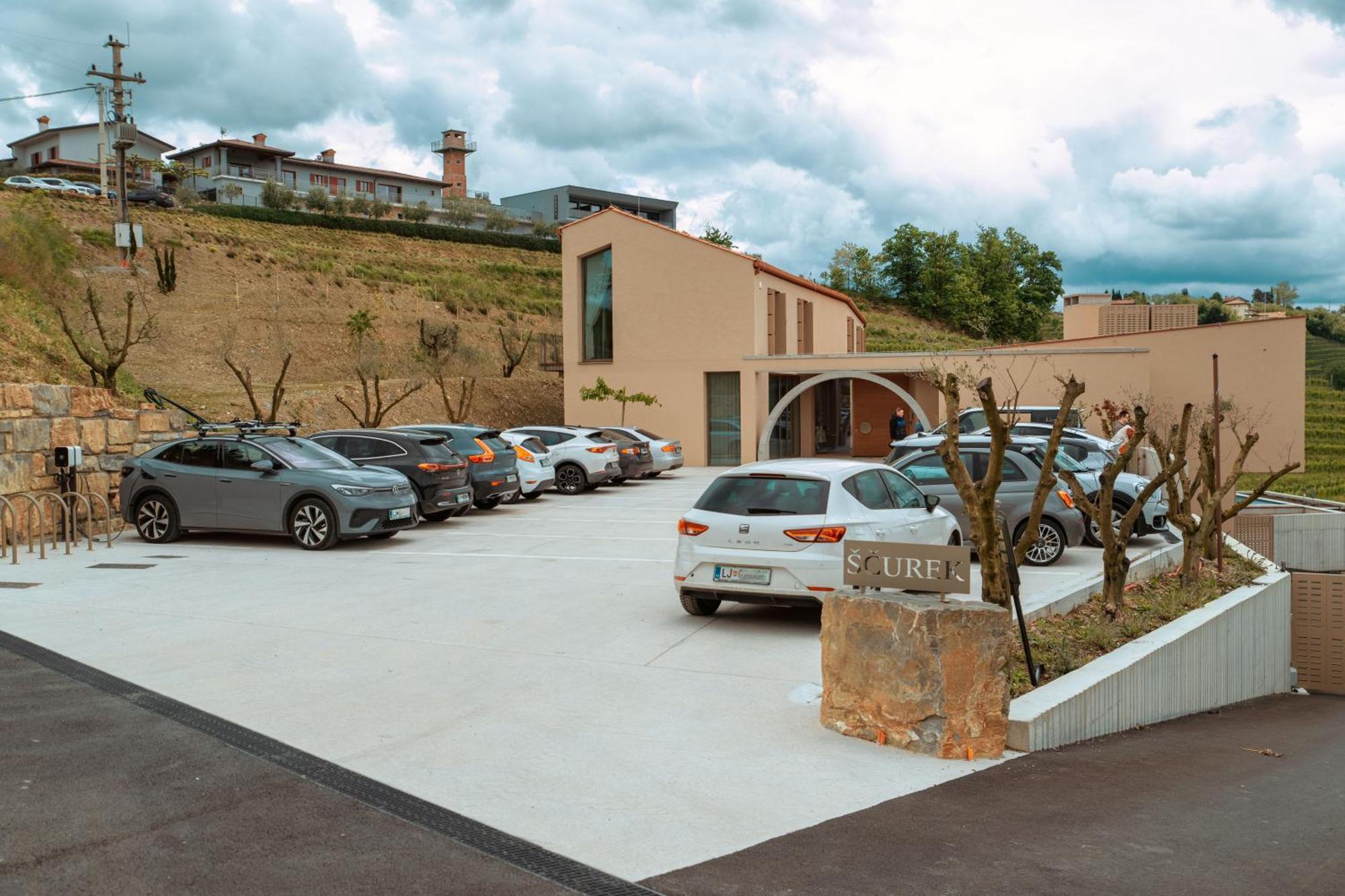 Posestvo Scurek Wine Bed & Breakfast Доброво Екстериор снимка