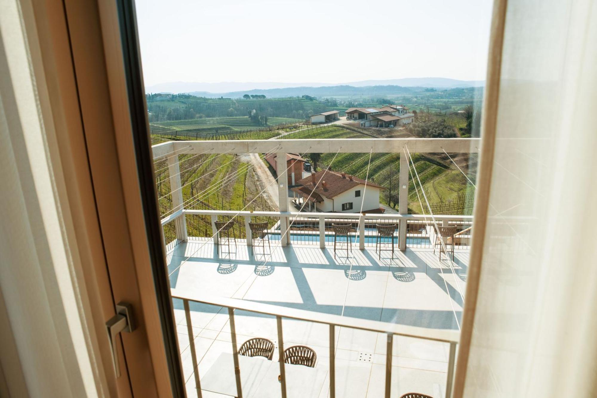 Posestvo Scurek Wine Bed & Breakfast Доброво Екстериор снимка